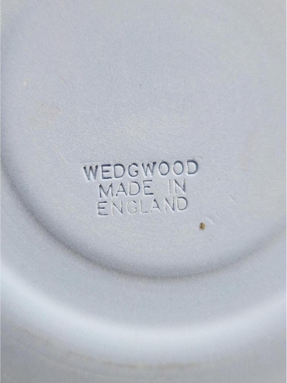 Wedgwood Jasperware Blue Teacup & Saucer Neoclassical Relief 1972 I2 - Picture 15 of 15